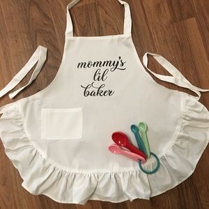 Child’s Ruffle Apron New